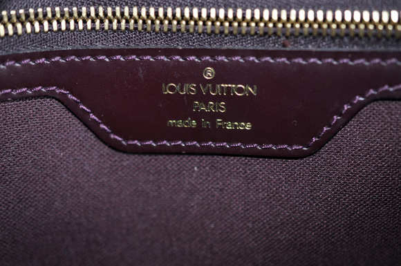 LOUIS VUITTON Yaranga Shoulder Bag - Picture 10 of 16
